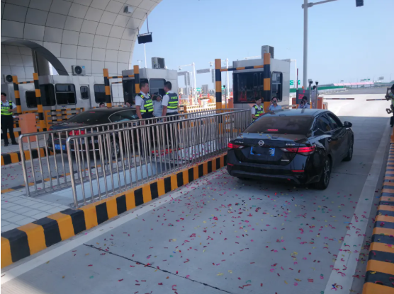 刚刚，京港澳高速航空港区站正式开通！