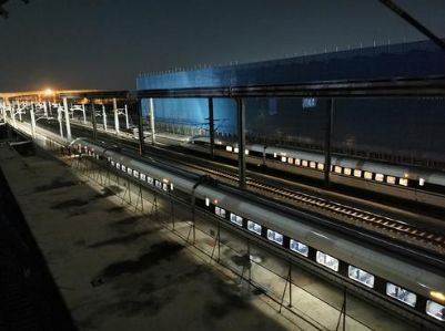 郑州南站建设进入最后一项关键施工 进行第三次联调联试 开启同场转线